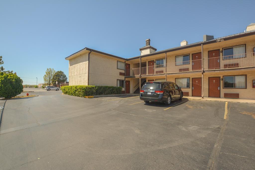 Meridian Inn Oklahoma City Airport Exterior photo